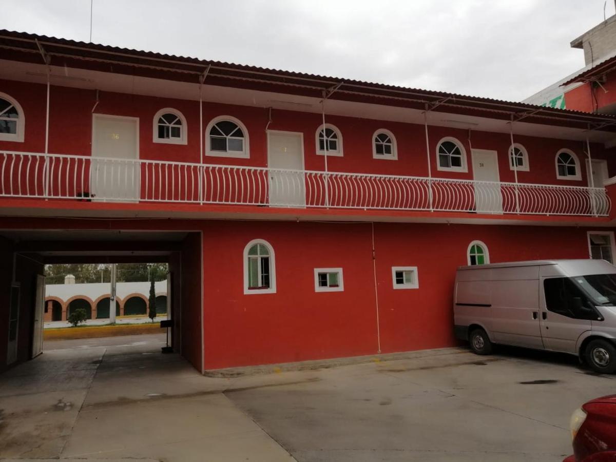 hotel real Cadereyta de Montes Exterior foto